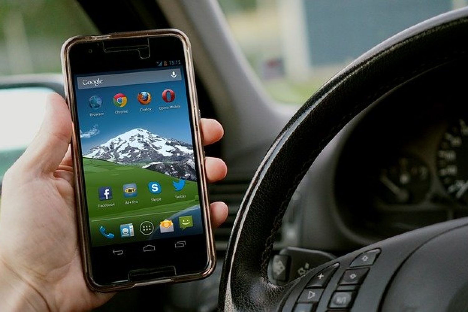 TÉLÉPHONE AU VOLANT ET INFRACTION SIMULTANÉE