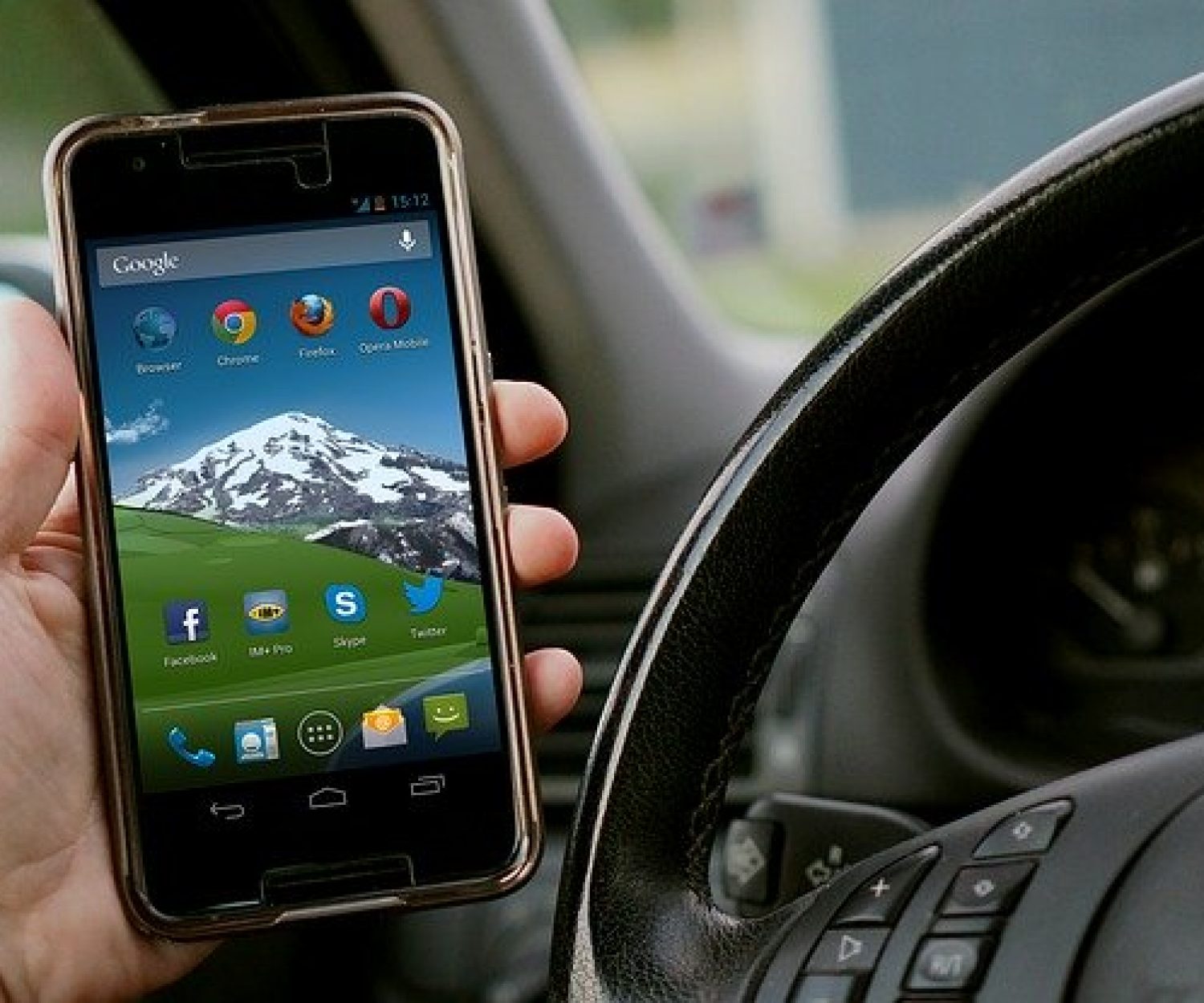 TÉLÉPHONE AU VOLANT ET INFRACTION SIMULTANÉE